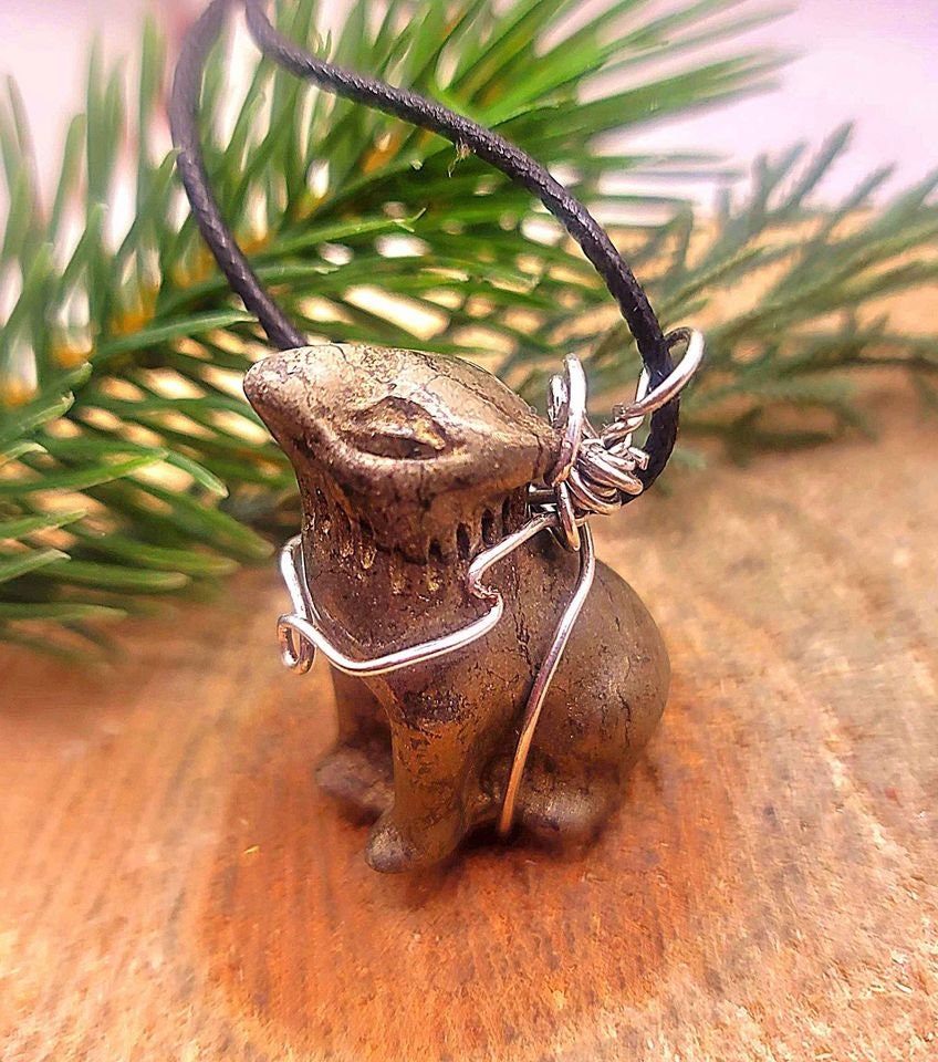 Beautiful Nature Gold Pyrite Hand Carved Wolf Pendant Necklace
