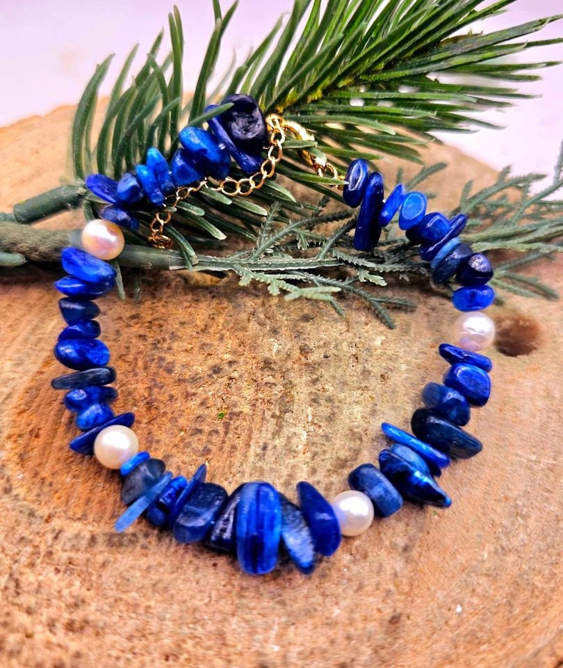Nature Blue Kyanite Chips White Pearl Adjustable Bracelet