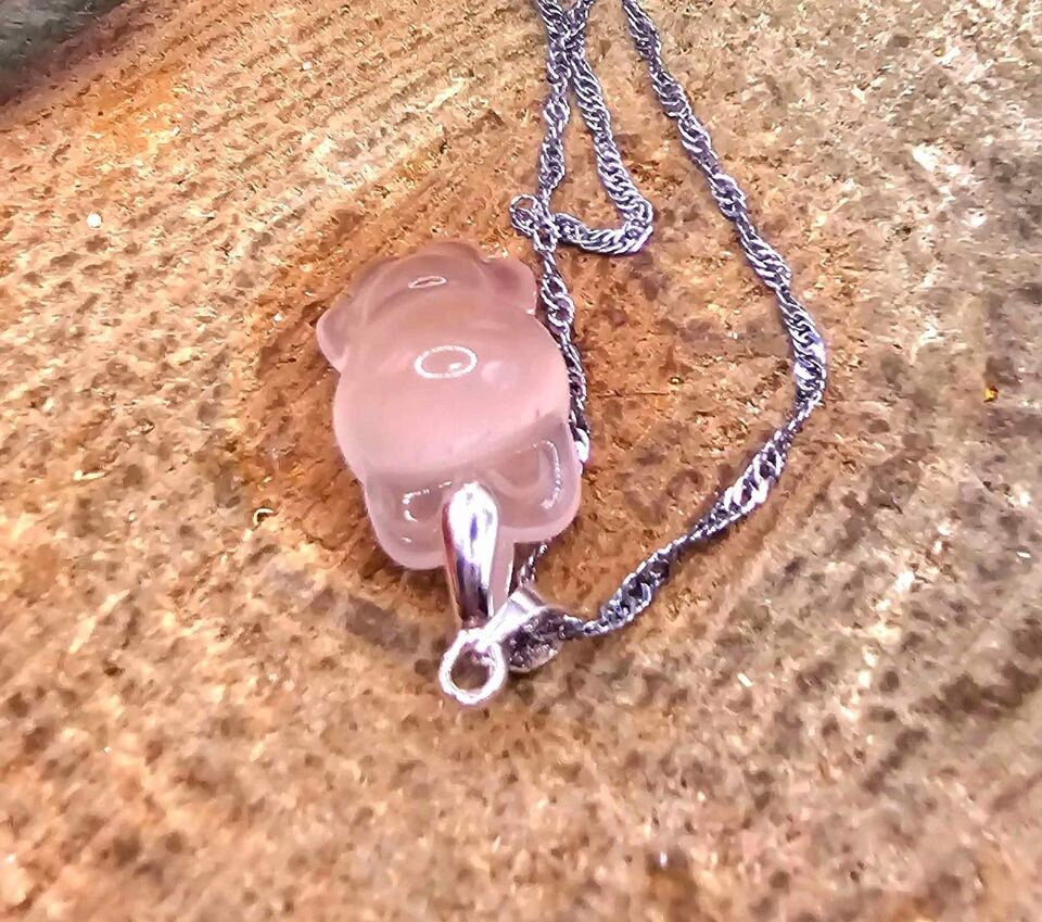 Adorable Nature Rose Quartz Hand Carved Rabbit Pendant Necklace