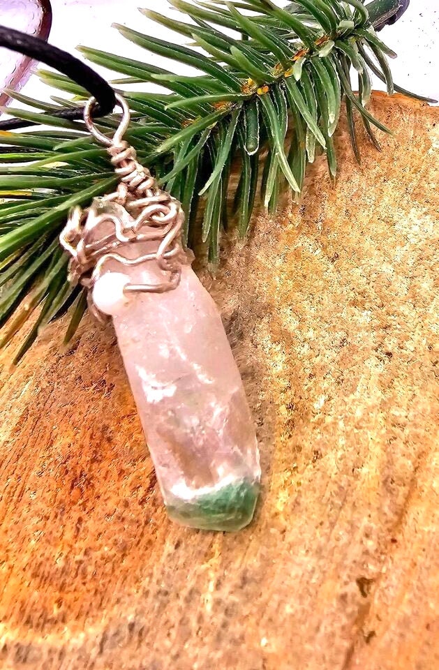 Nature Green Phantom Long Point Wire Wrapped Pendant Necklace