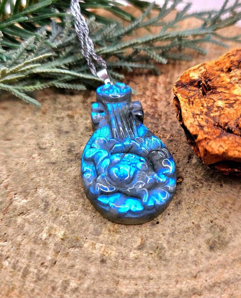 Nature Labradorite Carved Lotus Chinese Pipa Pendant Necklace