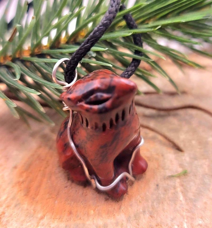 Nature Mahogany Obsidian Hand Carved Wolf Pendant Necklace