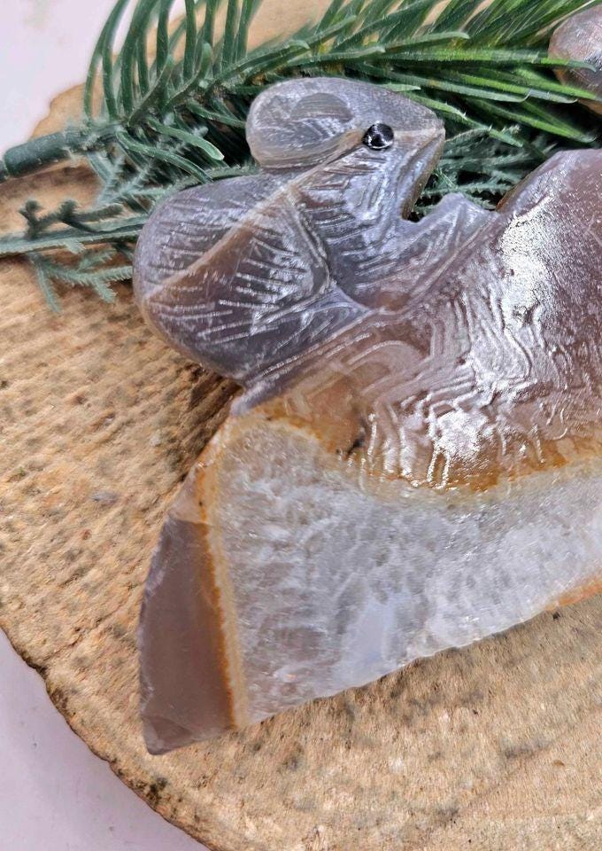 Nature Agate Slice Hand Carved Rabbit Pair On Hill 4.5" Figure.