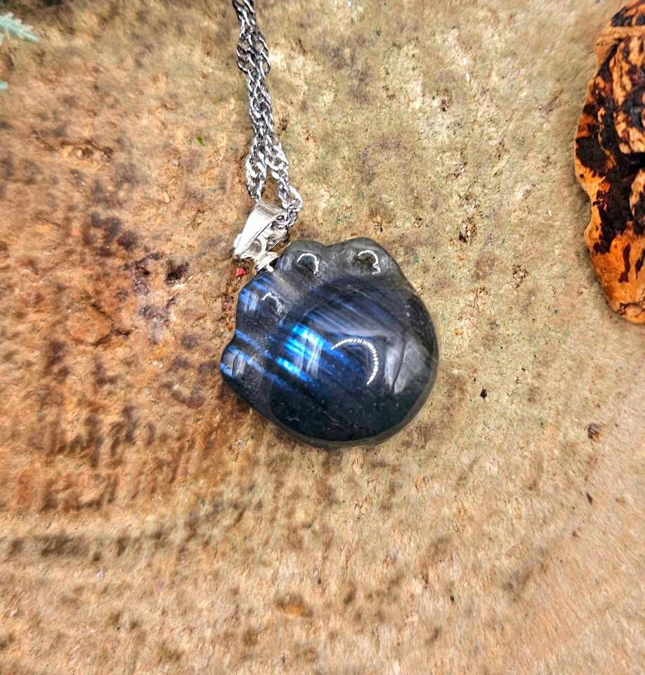 Nature Labradorite Carved Flashy Cute Animal Paw Pendant Necklace