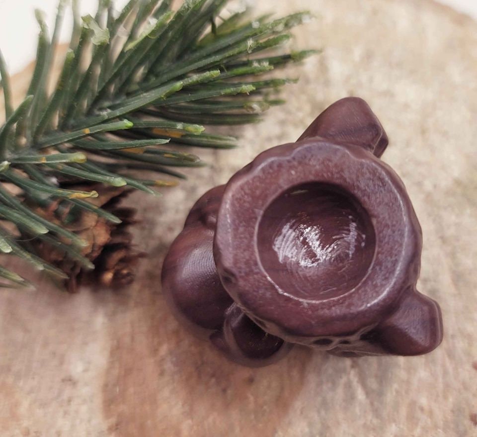 Nature Red Jade Stone Hand Carved Magical Stocking Holder