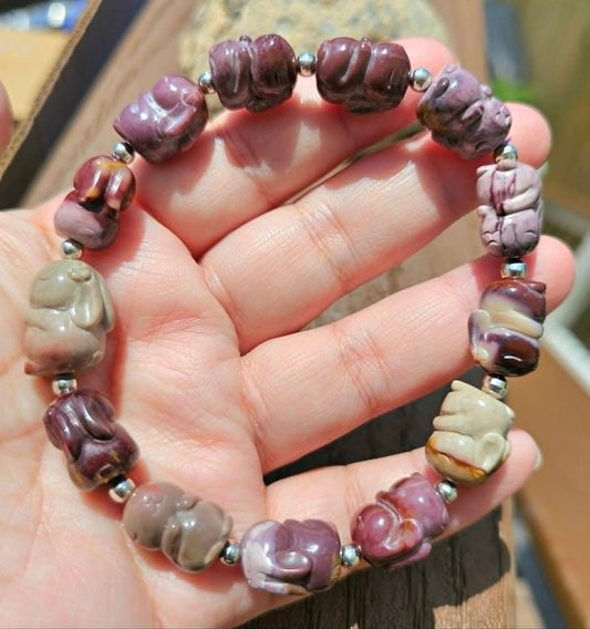 Natural Alashan agate hand-carved rabbit bracelet close-up — My Aura Gemstones
