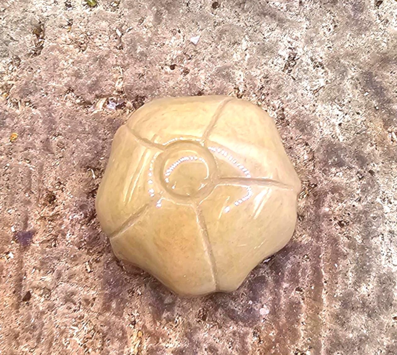 Nature Alashan Agate Carved Lotus Flower Pendant Necklace