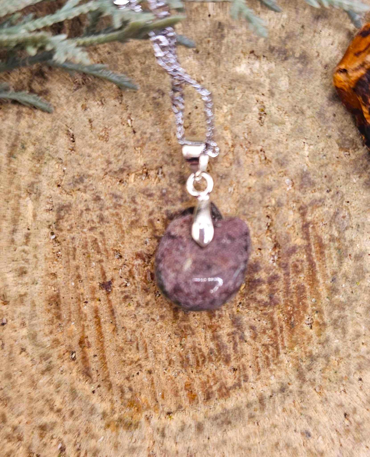 Nature Garden Quartz Hand Carved Cute Cat Pendant Necklace