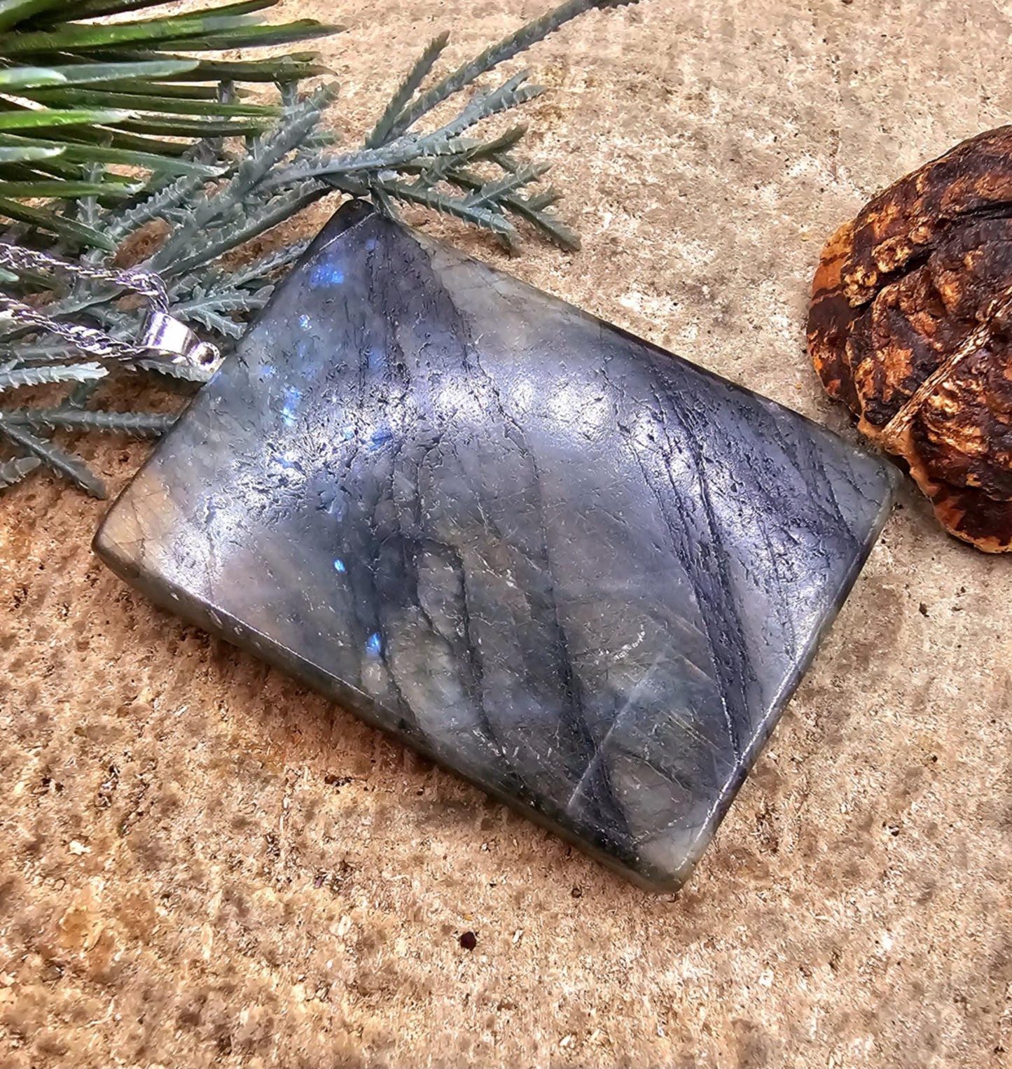 Nature Labradorite Craved Flashy Loving Fairy Mother Baby Pendant Necklace