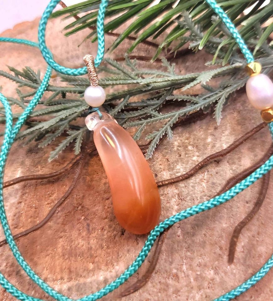 Beautiful Nature Red Rutilated Crystal Hand Carved Pepper Pearl Accent Adjustable Necklace