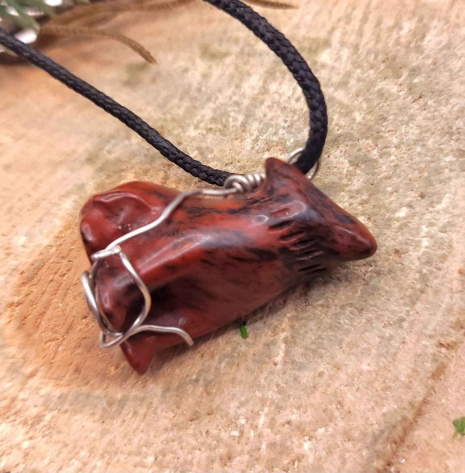 Nature Mahogany Obsidian Hand Carved Wolf Pendant Necklace