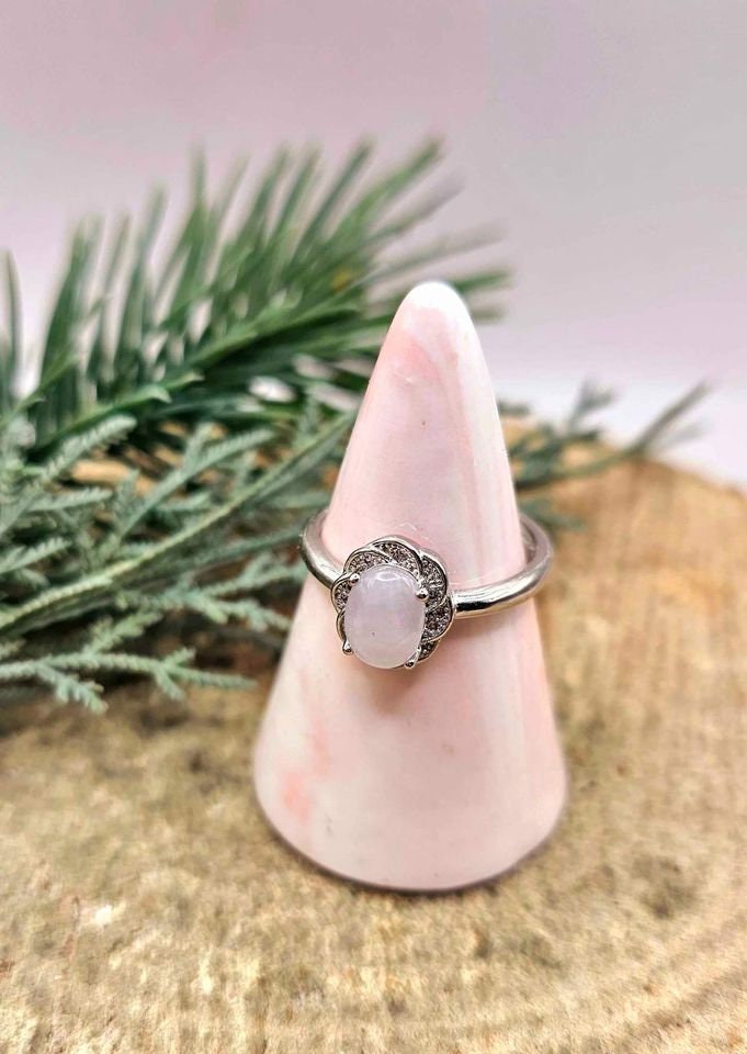 Beautiful Nature White Chalcedony Flower Band Adjustable Ring