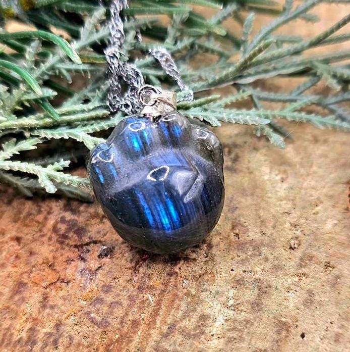 Nature Labradorite Carved Flashy Cute Animal Paw Pendant Necklace
