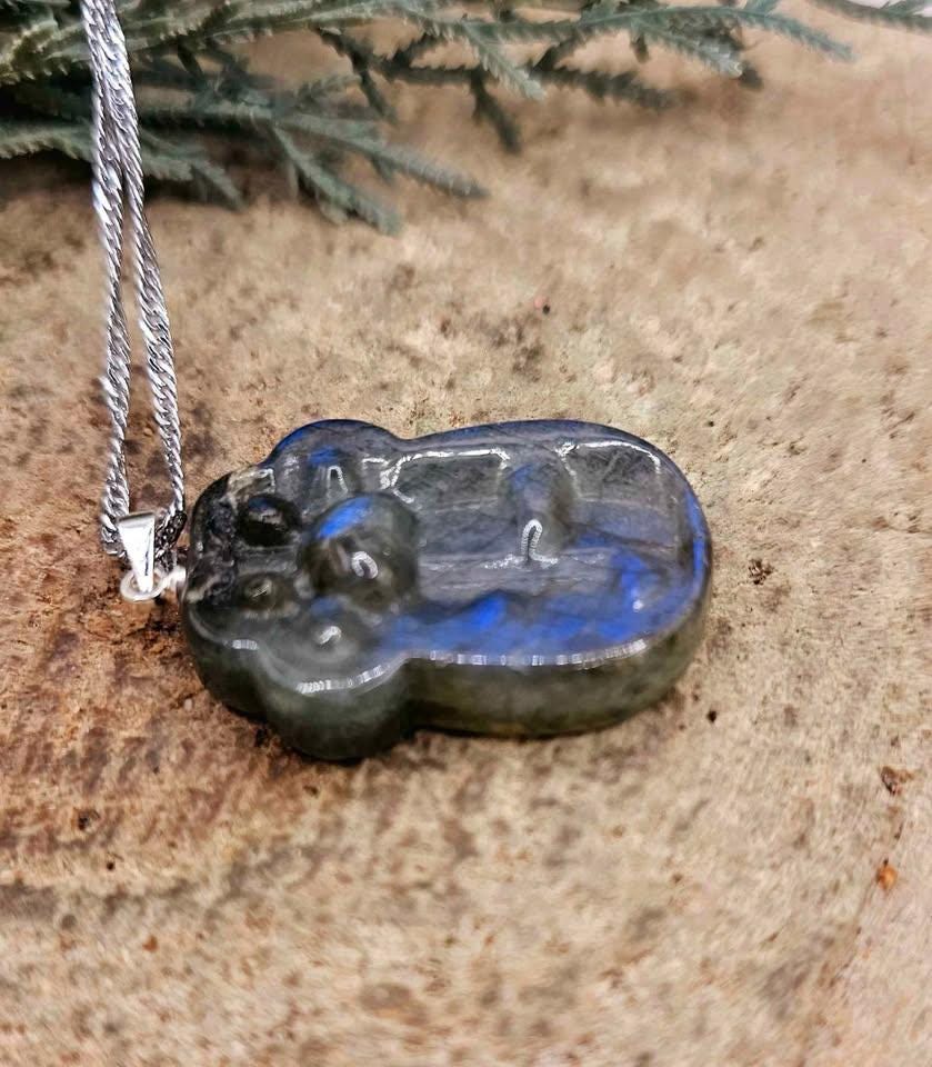 Nature Labradorite Carved Flashy Lucky Cat Paw Pendant Necklace
