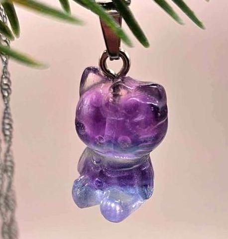 Nature Fluorite Carved Sitting Kitty Wire Heart Pendant Necklace