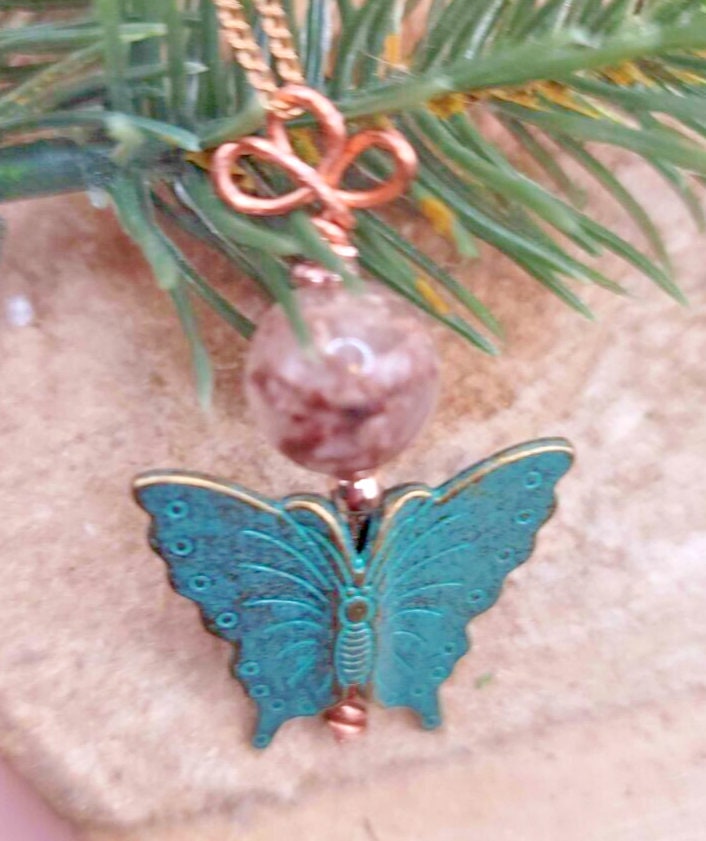 Unique Nature Plum Blossom Rutilated Bead With Bass Butterfly Pendant Necklace