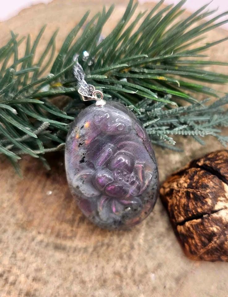 Nature Labradorite Flashy Lotus Flower Pendant Necklace