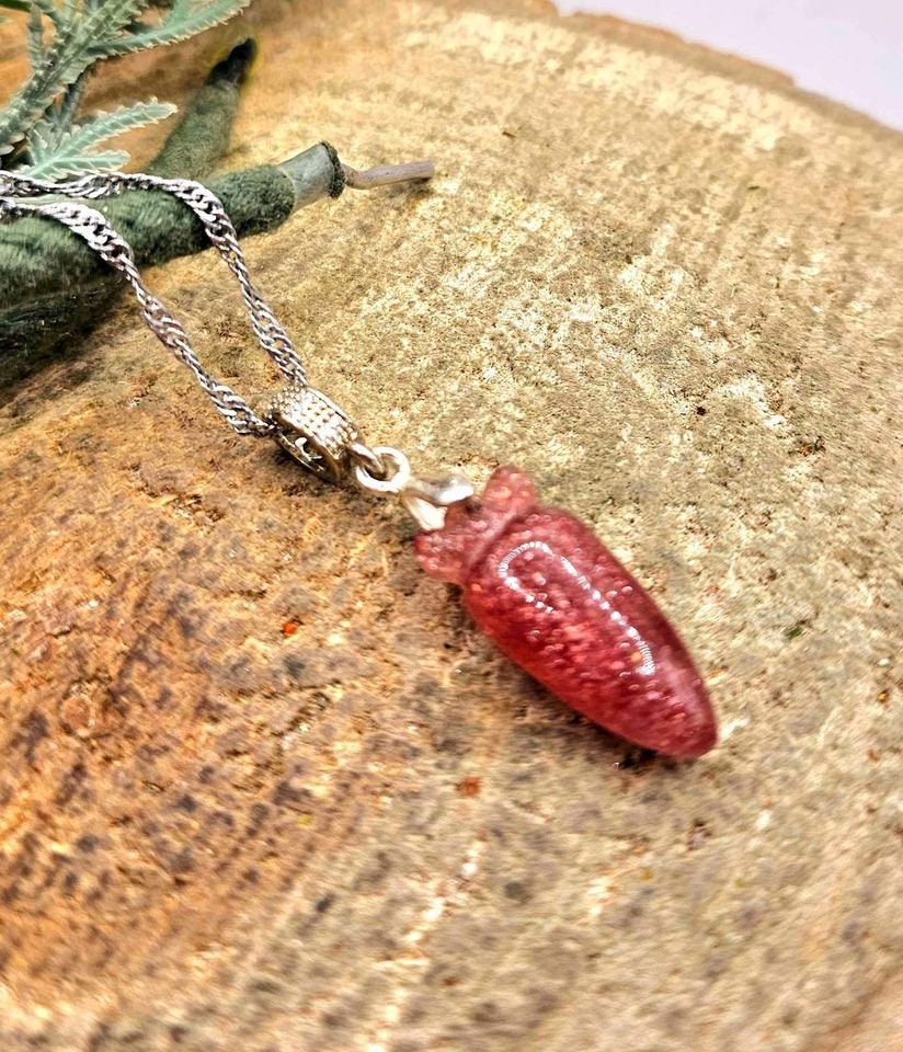 Nature Strawberry Quartz Hand Carved Cute Carrot Pendant Necklace