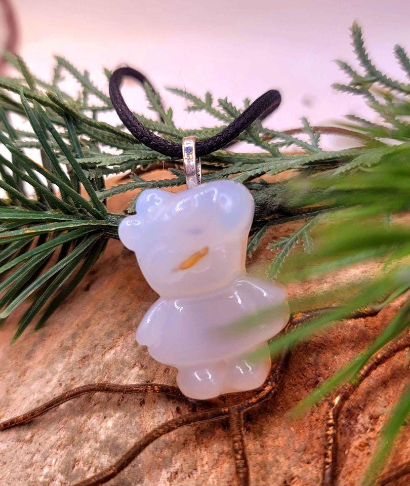 Adorable Nature Agate Hand Carved Peppa Pig Pendant Necklace.
