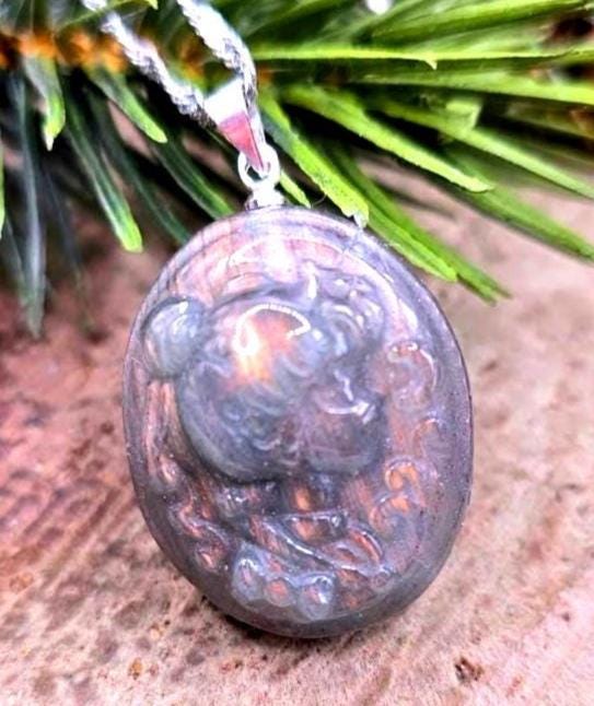 Nature Labradorite Carved Flashy Sailor Moon Profile Pendant Necklace