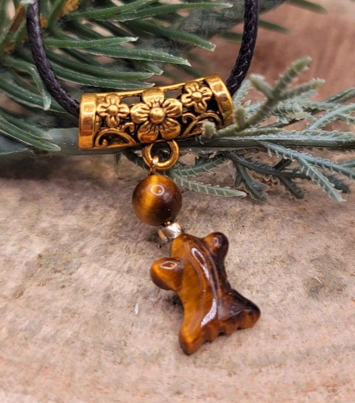 Cute Nature Tiger Eye Hand Carved Gold Fish & Round Bead Pendant Necklace