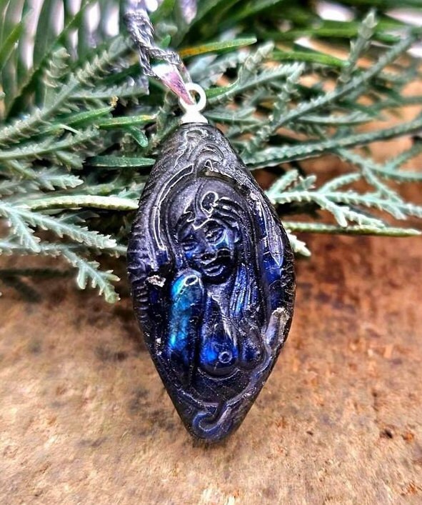 Nature Labradorite Carved Flashy Origin Of Life Pendant Necklace