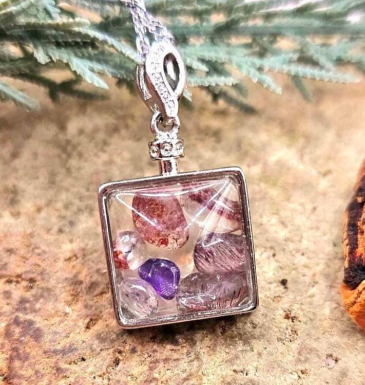 Nature Super Seven Floating Crystals Pendant Necklace