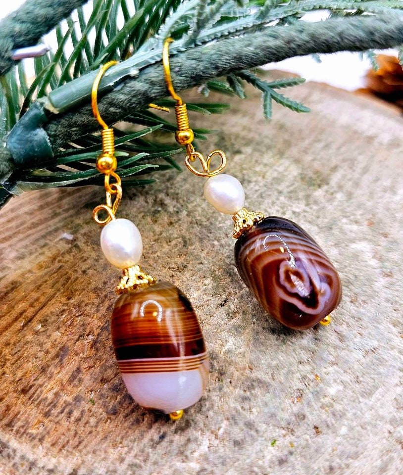 Beautiful Nature Banded Agate Flashy Pearl Dangle Earring