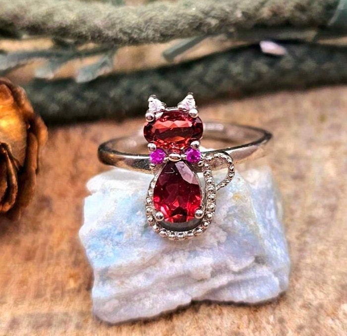 Adorable Nature Red Garnet Gemstone Elegant Cat With Bow S925 Adjustable Ring