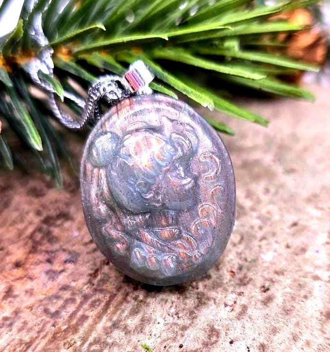 Nature Labradorite Carved Flashy Sailor Moon Profile Pendant Necklace