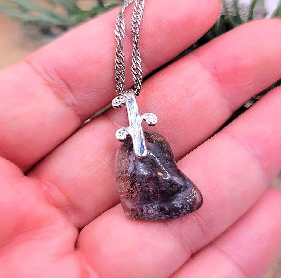 Beautiful Nature Phantom Quartz Hand Carved Foot Silver Leaf Pendant Necklace