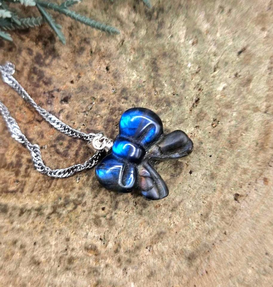 Nature Labradorite Flashy Cute Ribbon Pendant Necklace