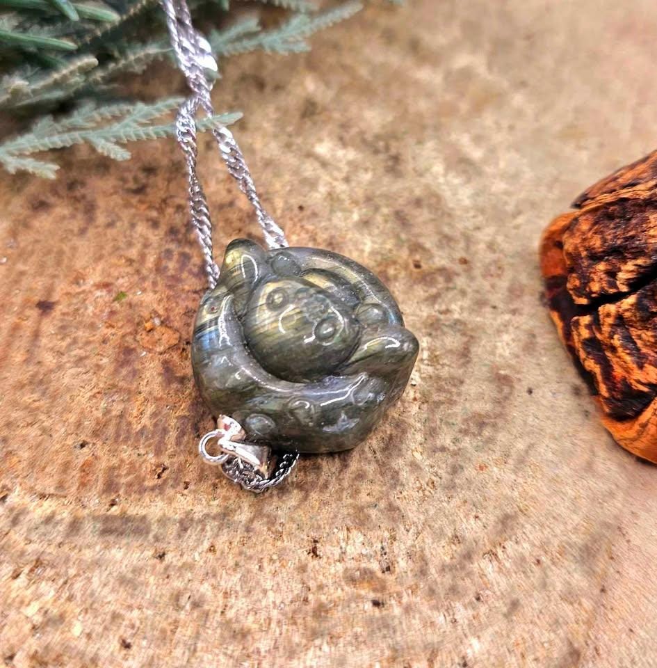 Nature Labradorite Carved Cinnamoroll In Donut Pendant Necklace