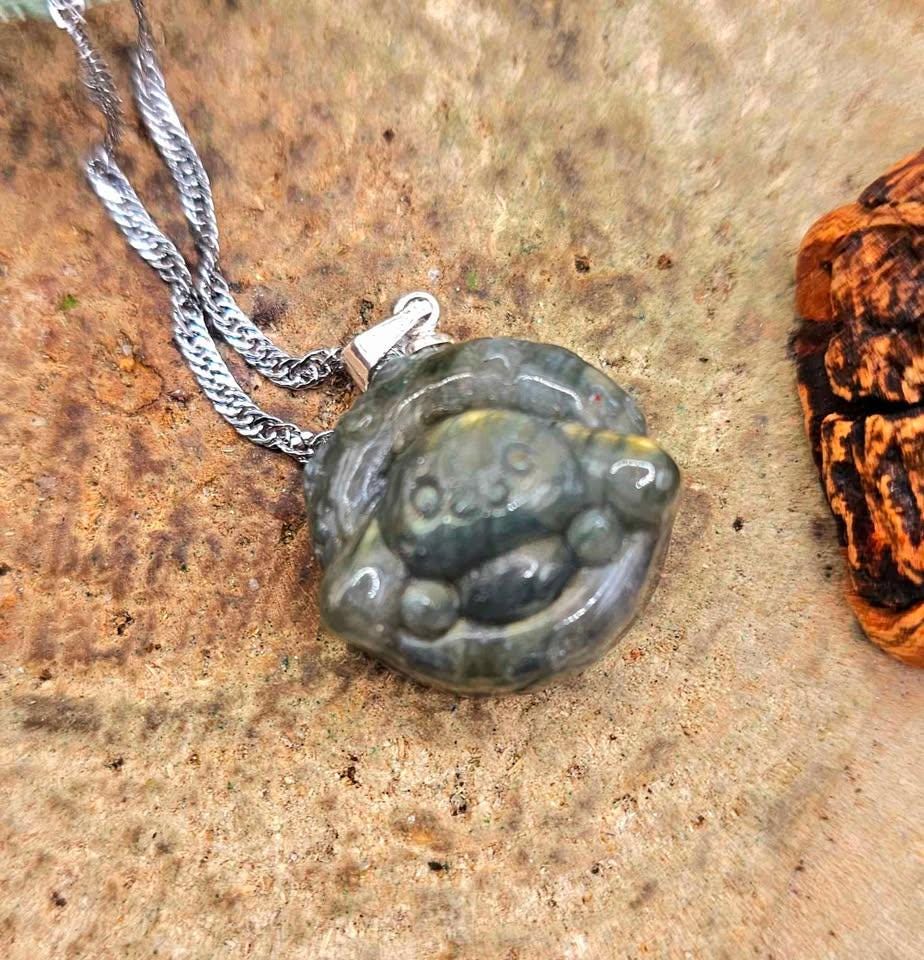 Nature Labradorite Carved Cinnamoroll In Donut Pendant Necklace