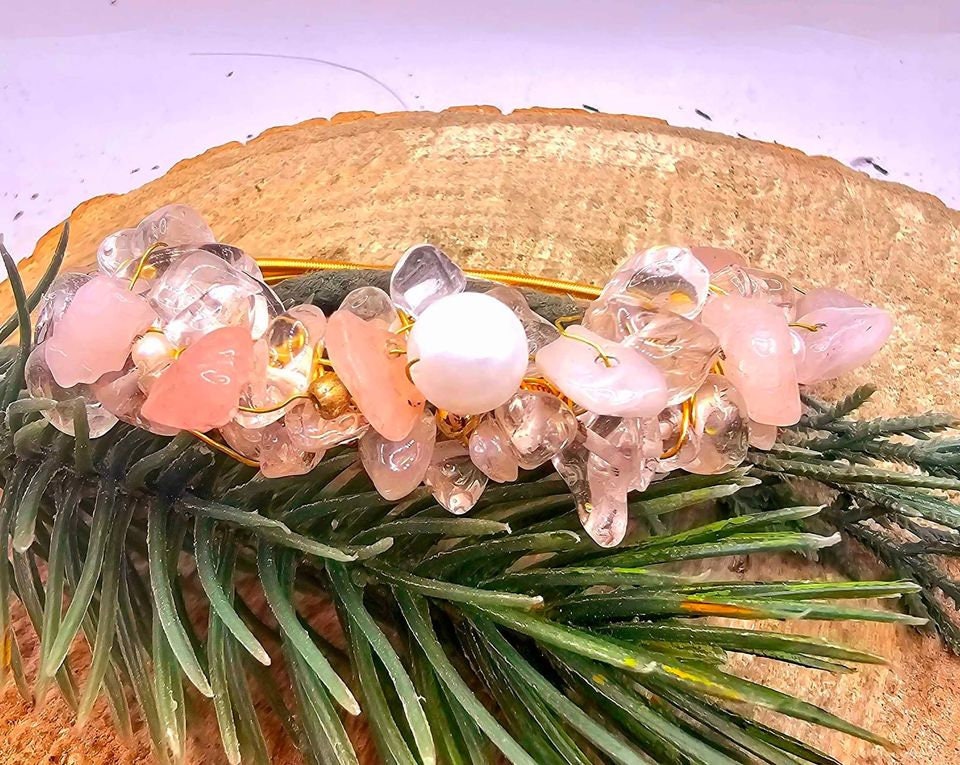 Beautiful Nature Rose Quartz White Crystals Chips Wire Wrapped Open Bangle