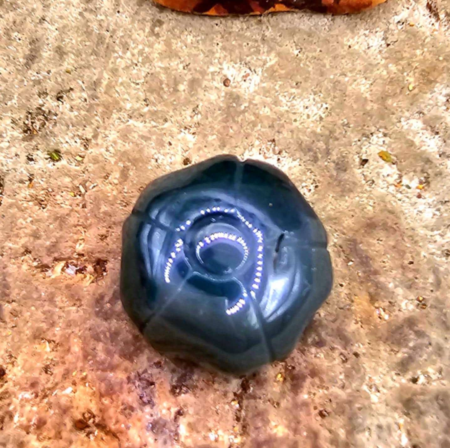 Nature Alashan Agate Carved Lotus Flower Pendant Necklace