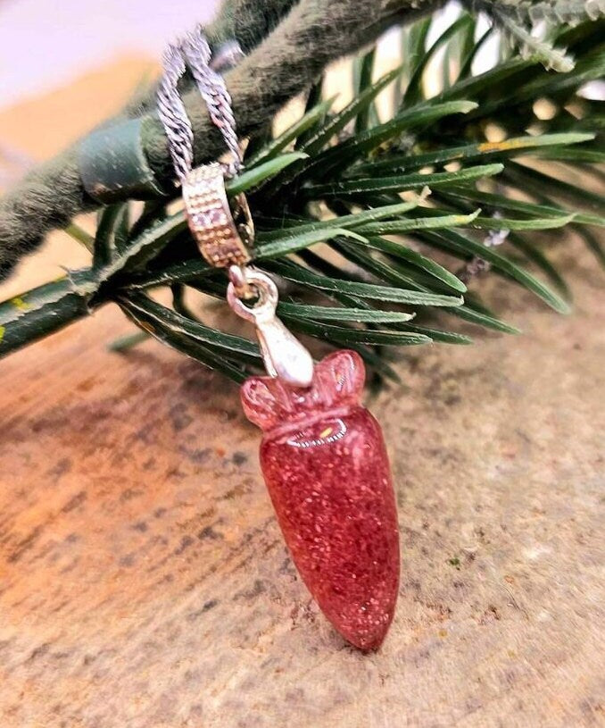 Nature Strawberry Quartz Hand Carved Cute Carrot Pendant Necklace
