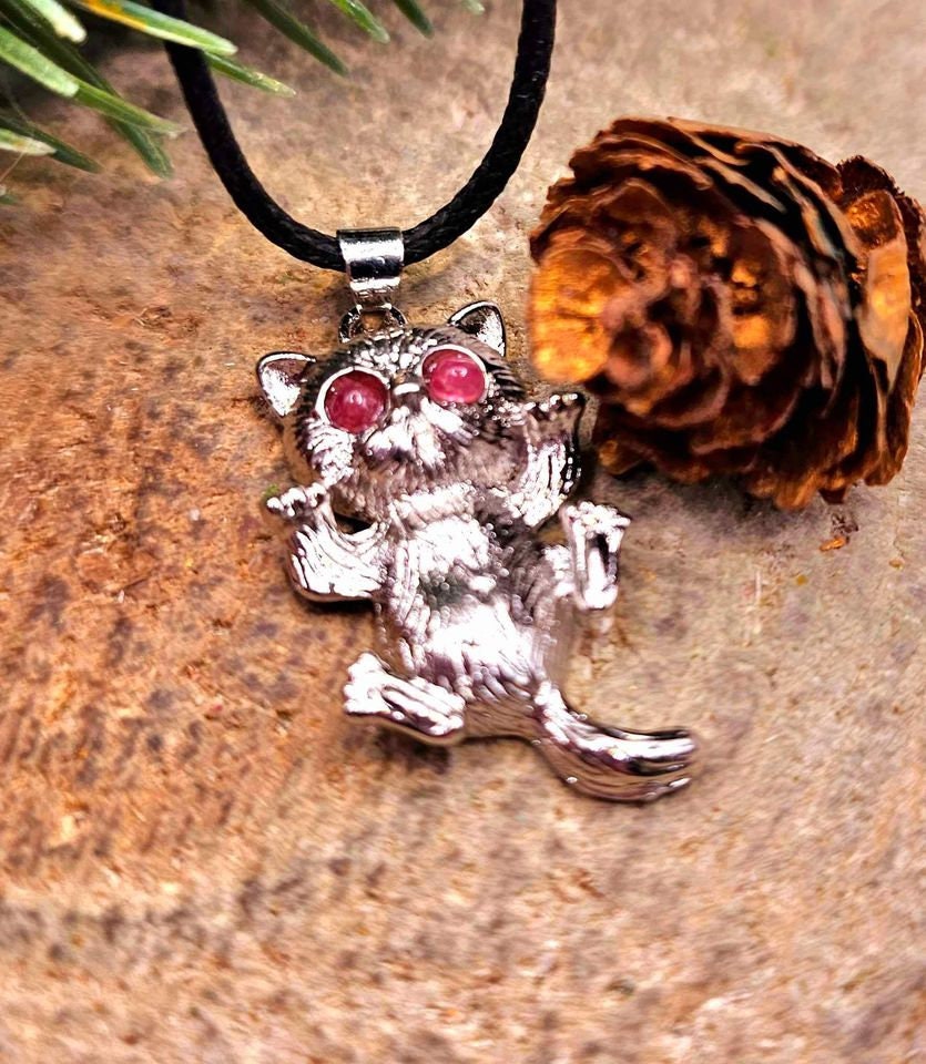 Cute NatureTourmaline Sneaky Cat Pendant Necklace