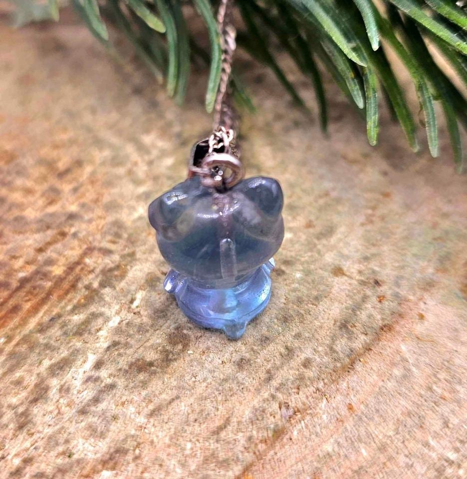 Nature Fluorite Carved Sitting Kitty Wire Heart Pendant Necklace