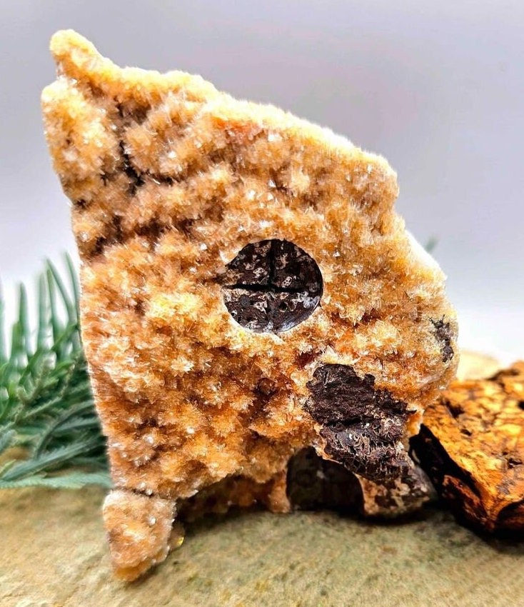 Nature Sparking Crystal Cluster Hand Carved 3.5" Mountain House Figure