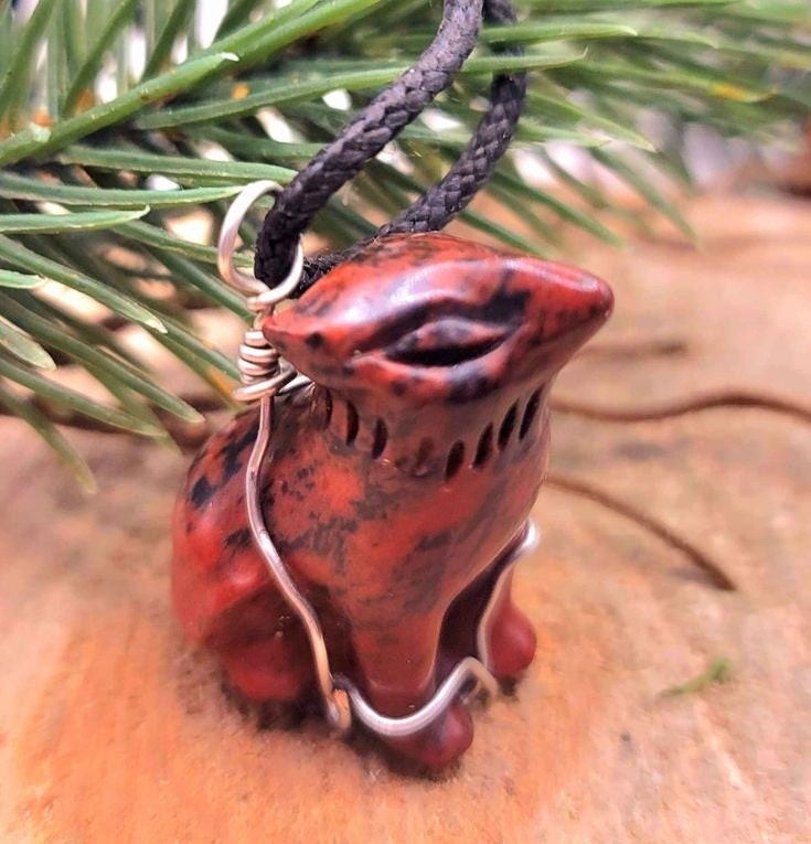 Nature Mahogany Obsidian Hand Carved Wolf Pendant Necklace