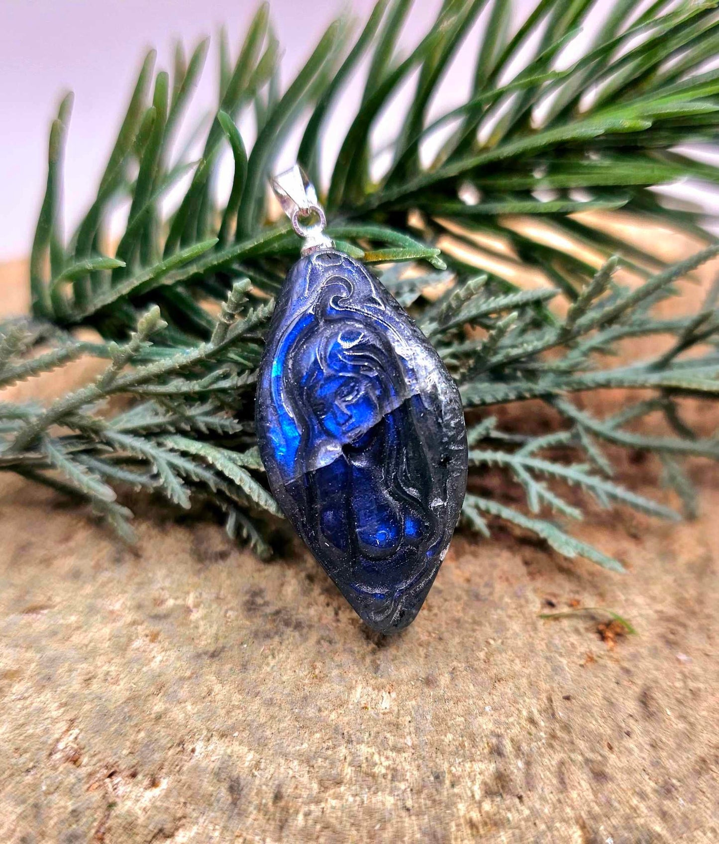 Nature Labradorite Carved Flashy Origin Of Life Pendant Necklace