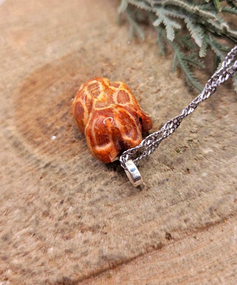 Natural Orange Chrysanthemum Coral Big Head Fox Pendant Necklace
