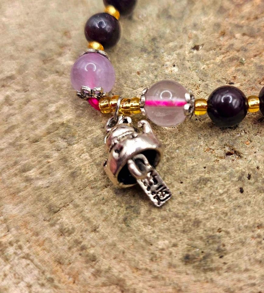 Beautiful Nature Red Garnet Mixed Crystal lucky Cat Charm Bracelet