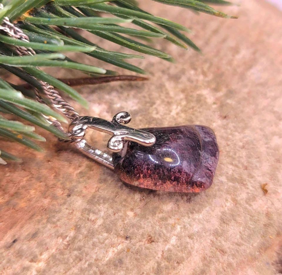 Beautiful Nature Phantom Quartz Hand Carved Foot Silver Leaf Pendant Necklace