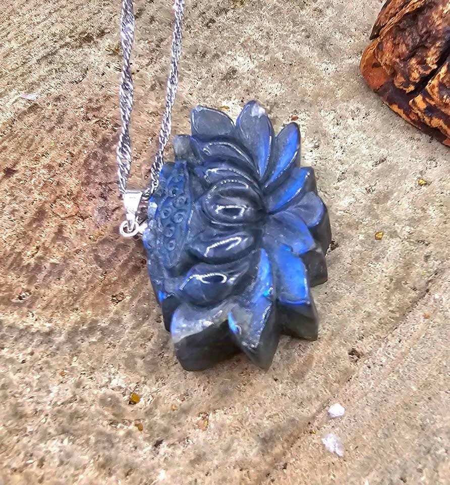 Nature Labradorite Carved Flashy Lotus Flower Pendant Necklace