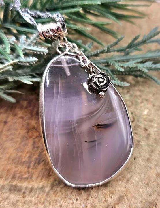 Nature Gray Agate Slice Rose Charm Big Pendant Necklace