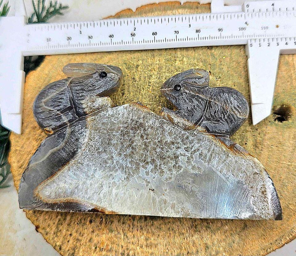Nature Agate Slice Hand Carved Rabbit Pair On Hill 4.5" Figure.