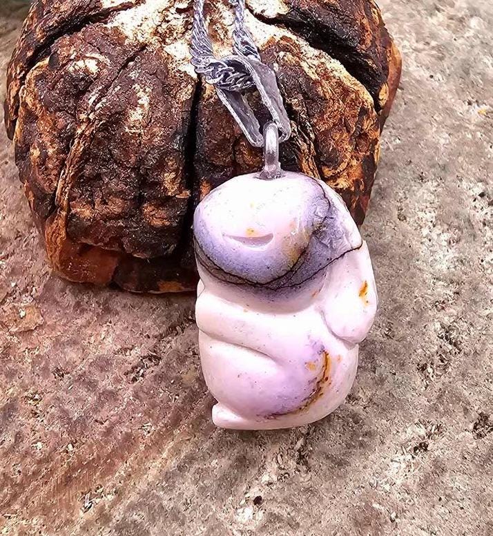Nature Alashan Agate Hand Carved Standing Rabbit Pendant Necklace