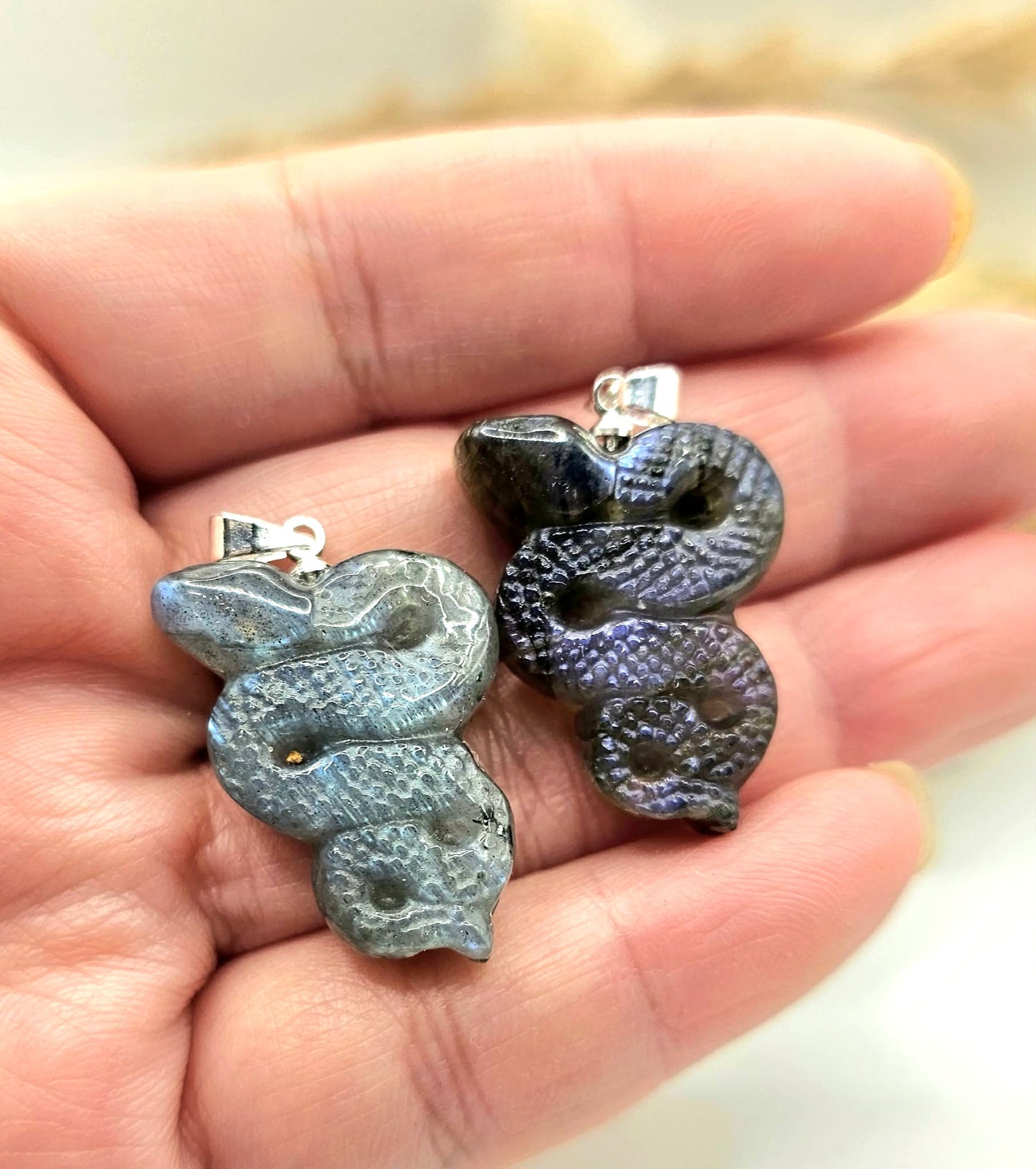 Nature Labradorite Carved Flashy Snake Pendant Necklace